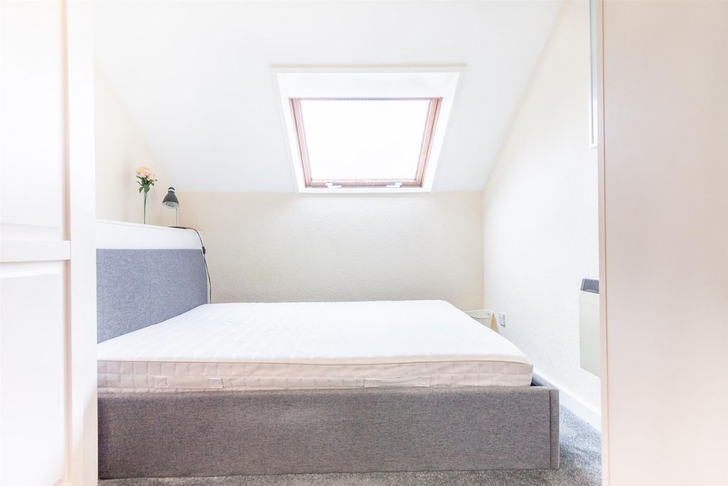 Property photo 3 of 5 Img_9755-Hdr.Jpg