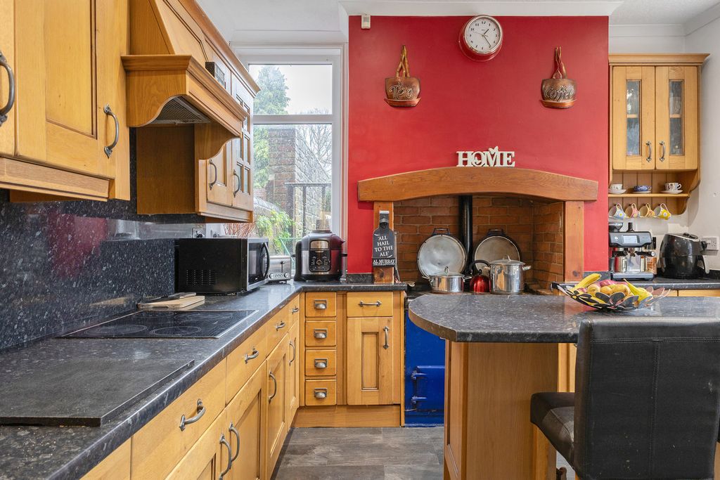 Property photo 2 of 23