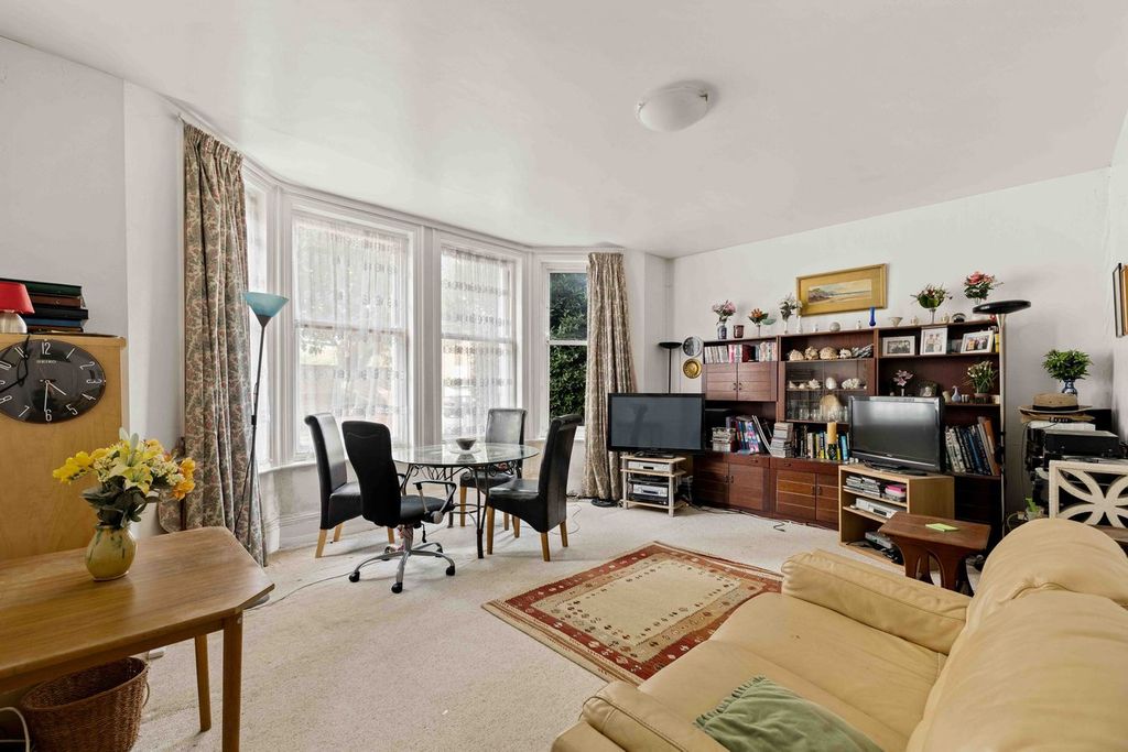 Property photo 2 of 19