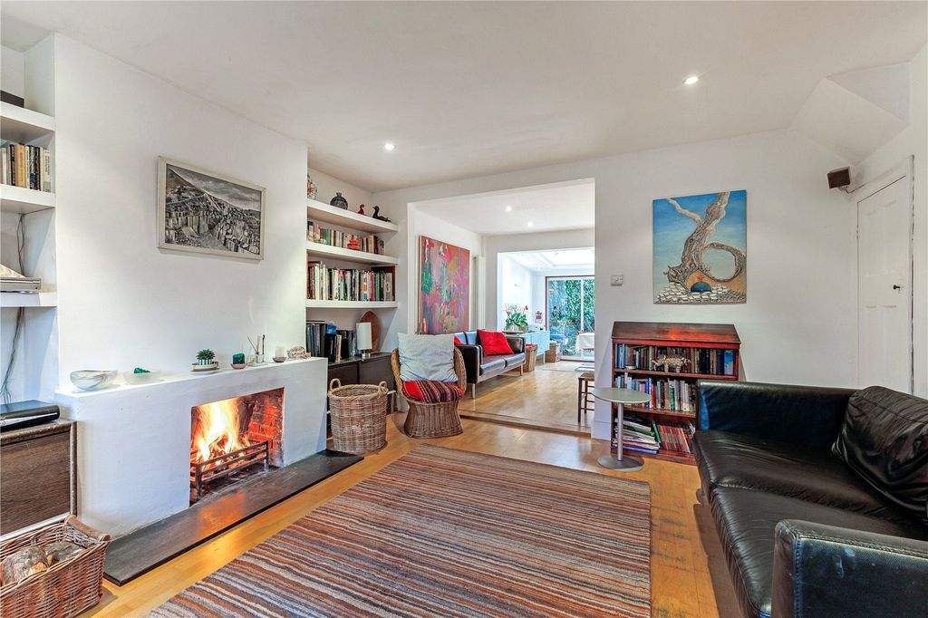 Property photo 2 of 15 Sitting Room