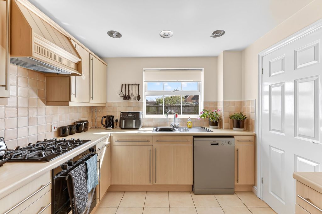 Property photo 3 of 20