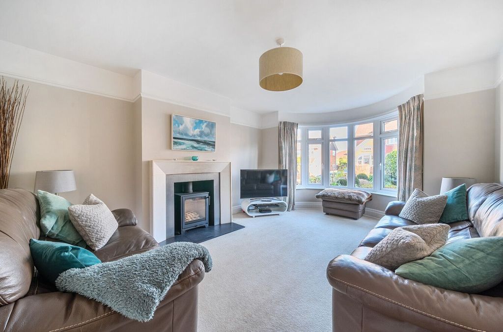 Property photo 2 of 12