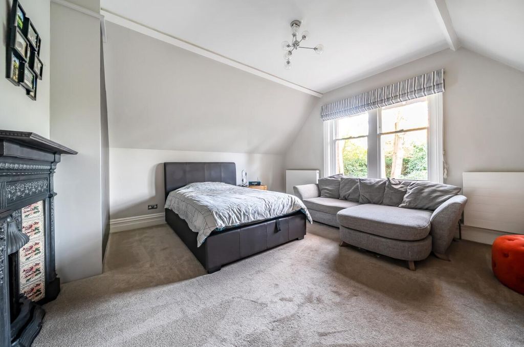 Property photo 3 of 15