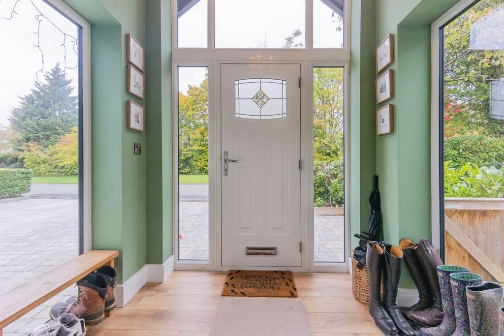 Property photo 3 of 26 Entrance