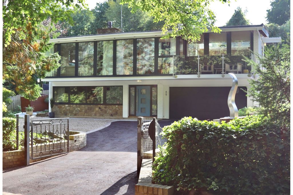 Property photo 1 of 26 Front