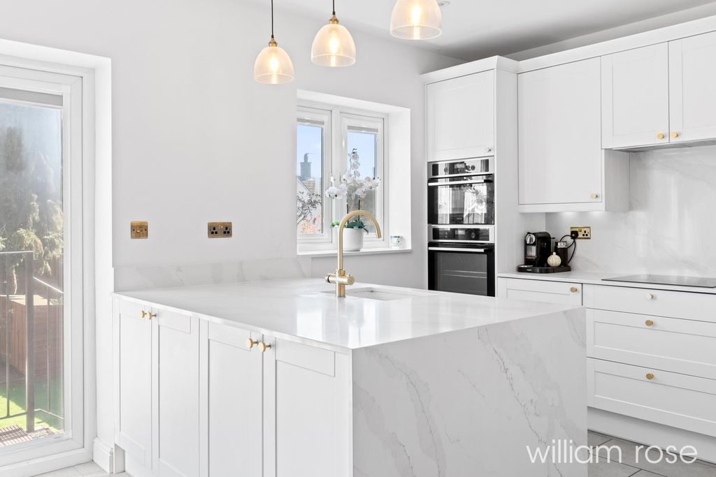 Property photo 2 of 29 Chestnutavenue_10.Jpg