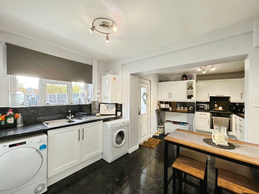 Property photo 2 of 13 F7A443c1-3-4Ab0-Bff6-Eec4B0134016-2999-0000018Abf528258