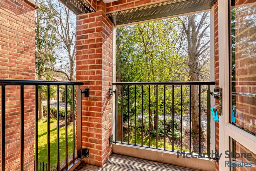 Property photo 3 of 49 8644135-Exterior03-800.Jpg