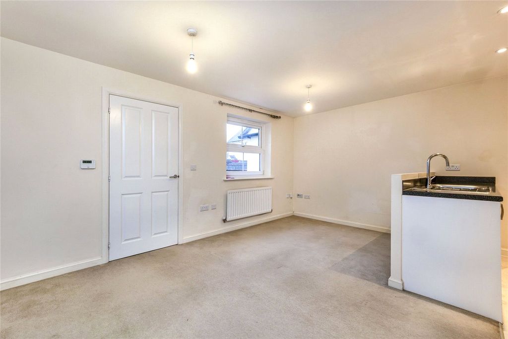 Property photo 3 of 8 Picture No. 30