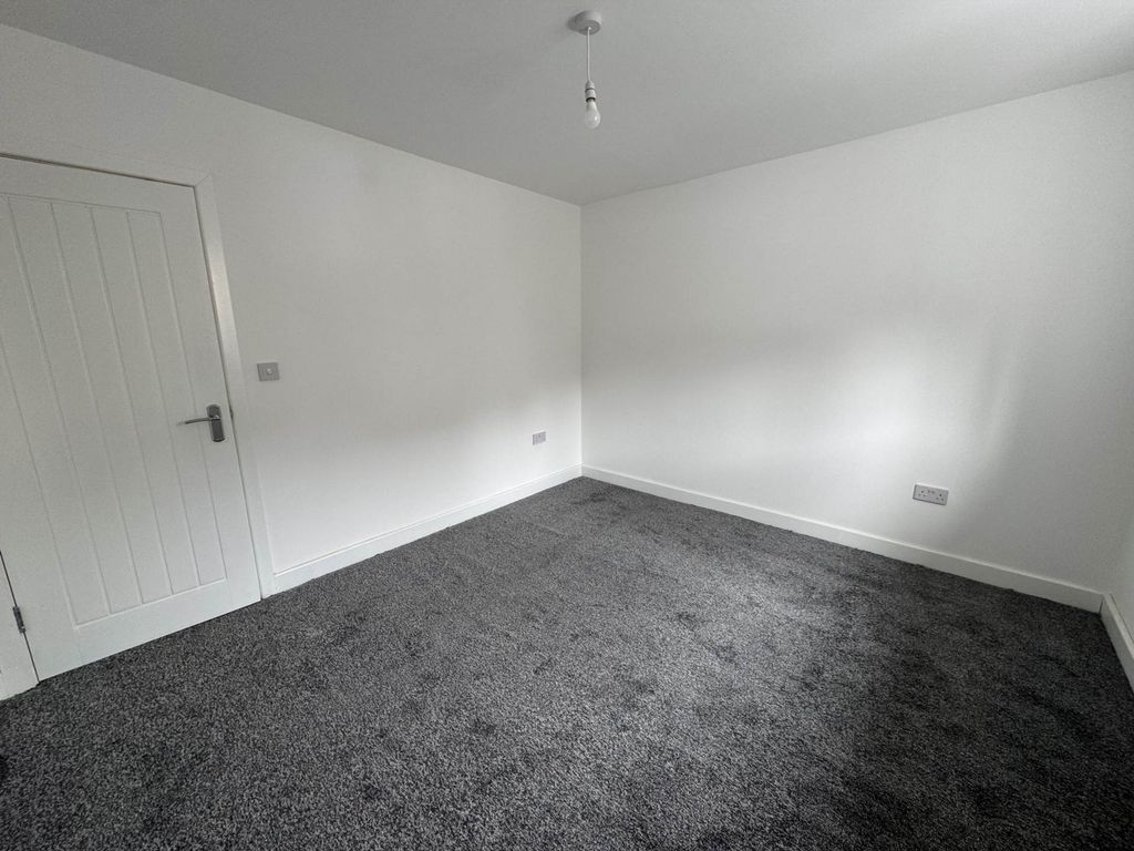 Property photo 2 of 3