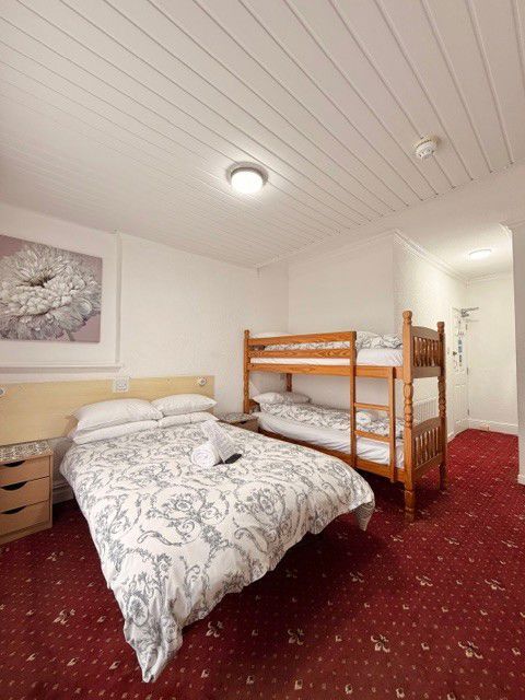 Property photo 3 of 28