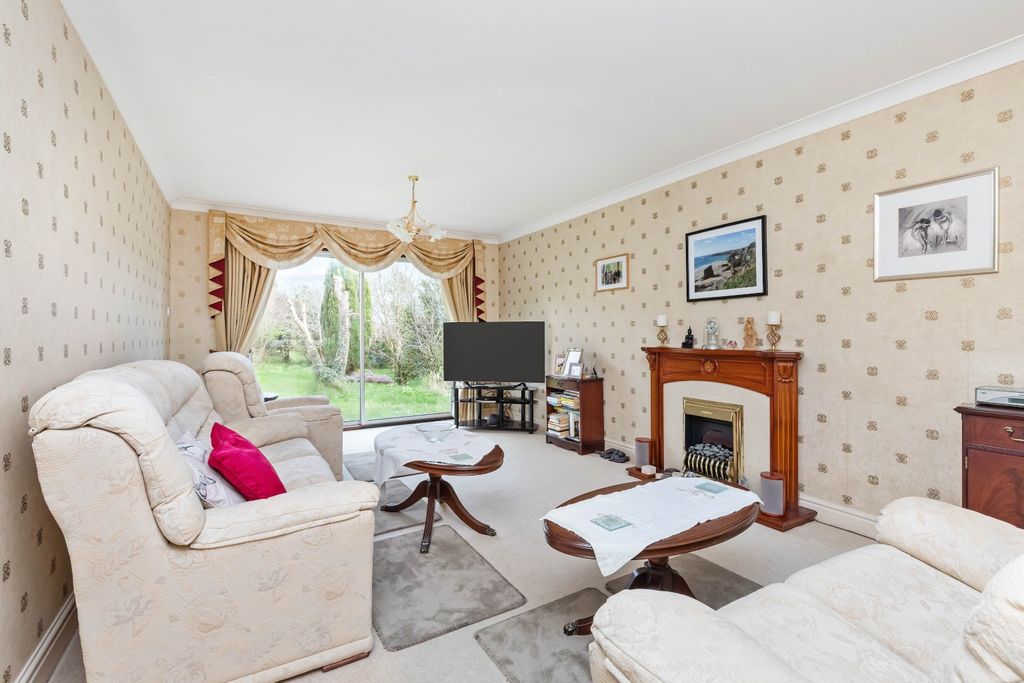 Property photo 2 of 14 4996774