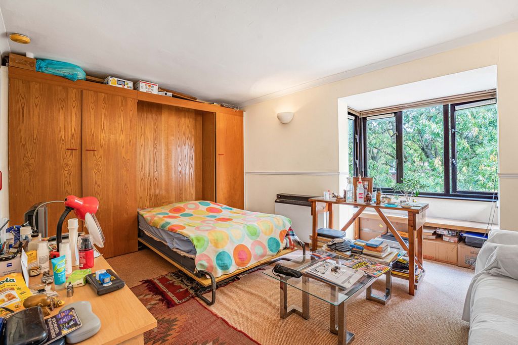 Property photo 2 of 5