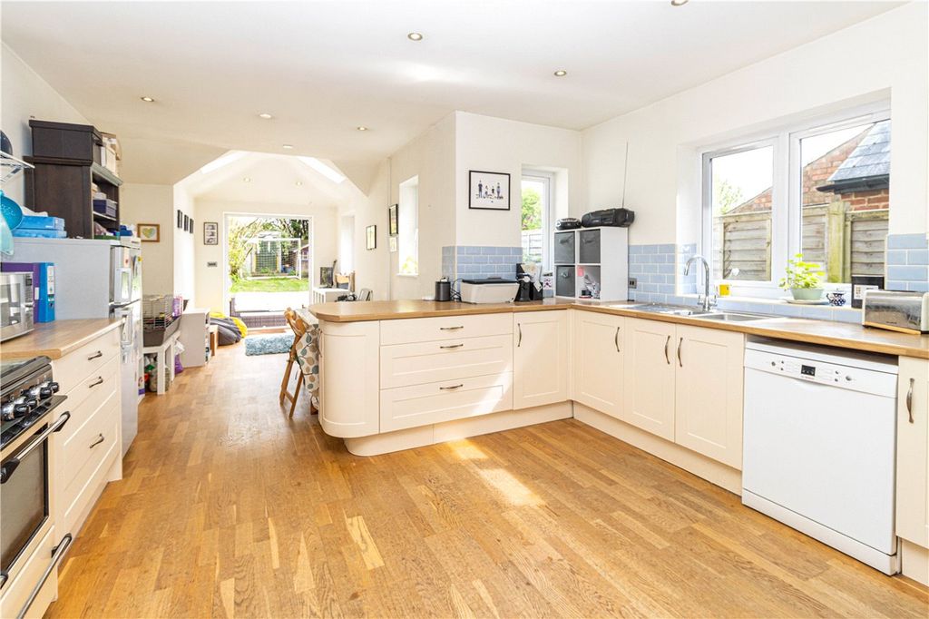 Property photo 3 of 17 Kitchen