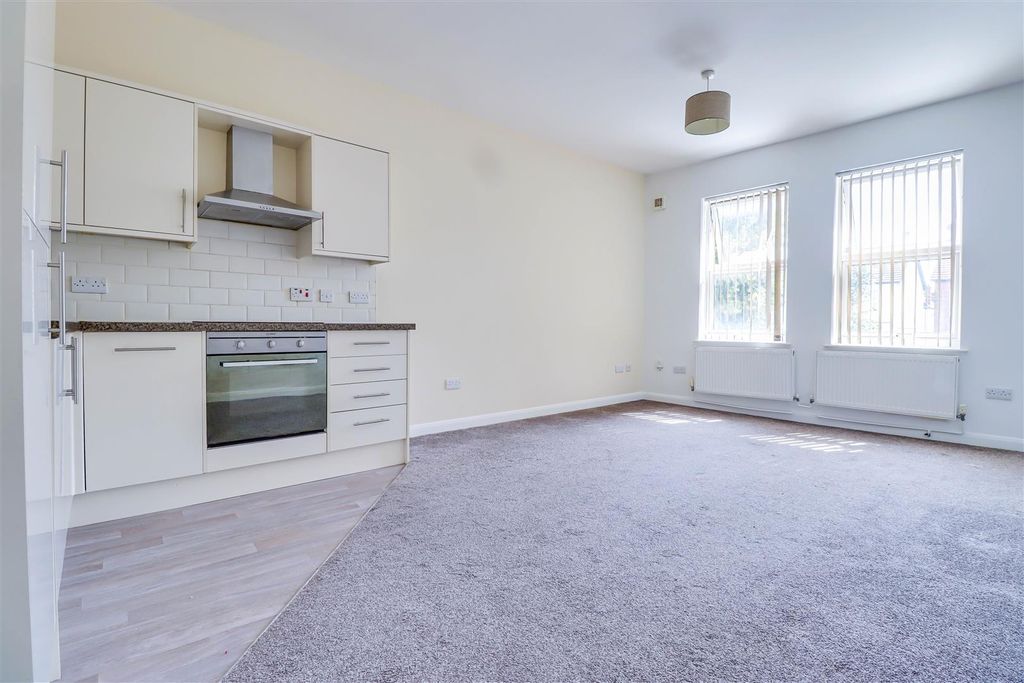 Property photo 2 of 12