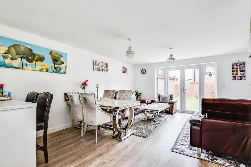 Property photo 2 of 17 Photography