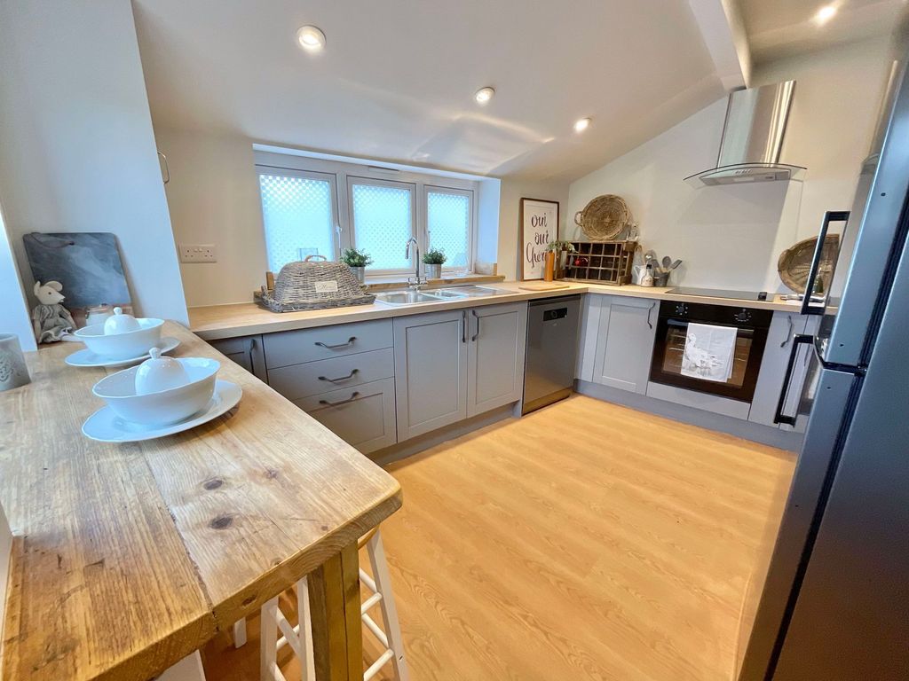 Property photo 2 of 14 Photo 5