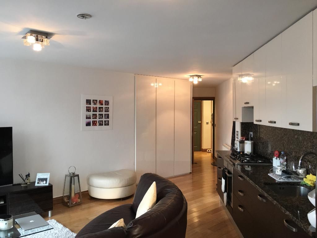 Property photo 2 of 6 Kitchen 