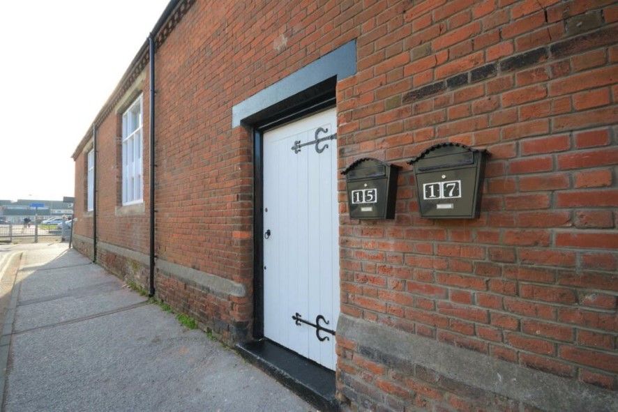 Property photo 2 of 10