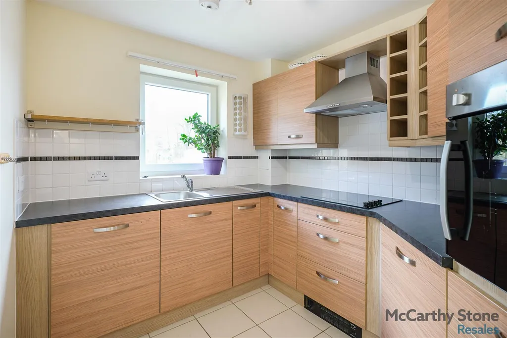Apartment in Edinburgh, Barnton - More