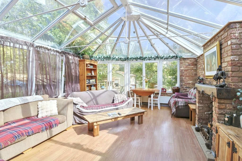 Property photo 2 of 13 Image 1