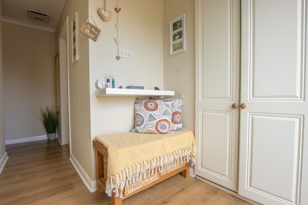 Property photo 3 of 24 5063796