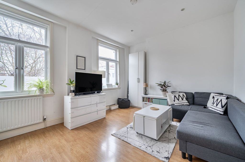 Property photo 1 of 10 Reception