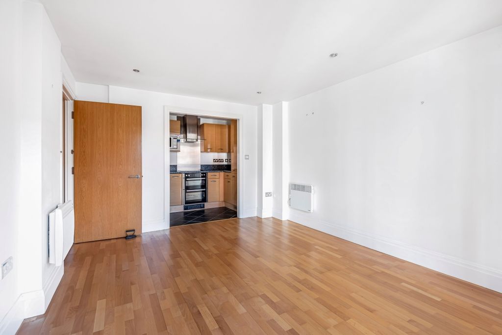 Property photo 3 of 10 825966 (1)