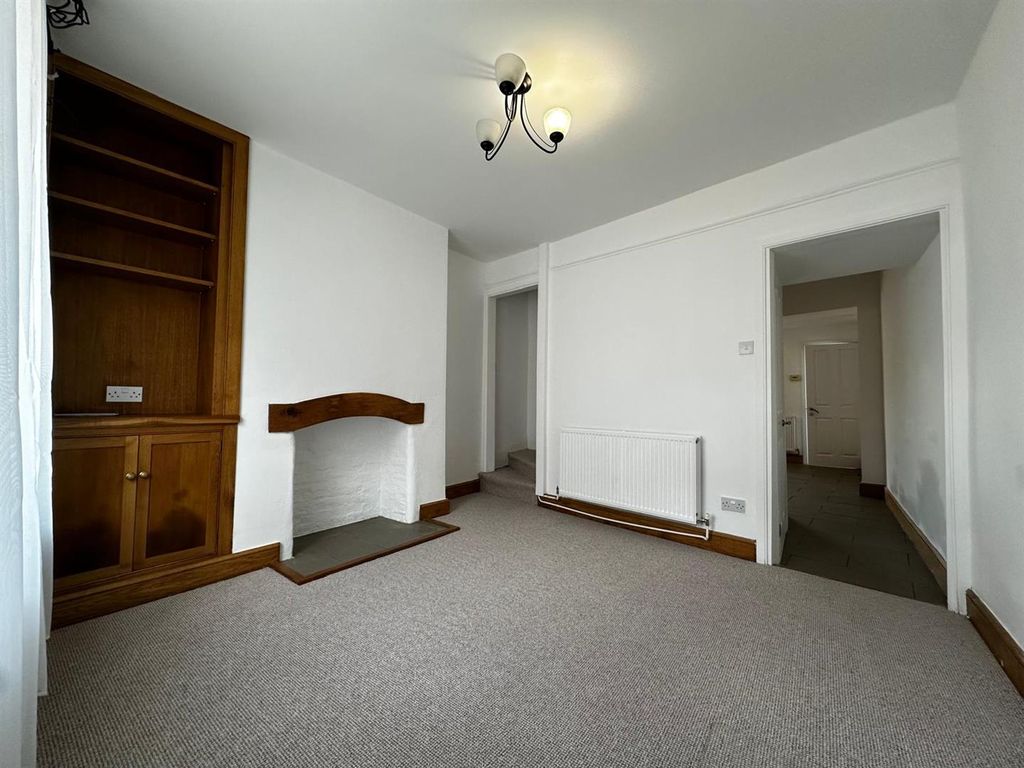 Property photo 2 of 7 Lounge