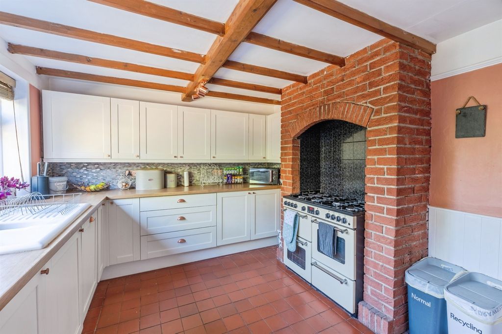 Property photo 3 of 17
