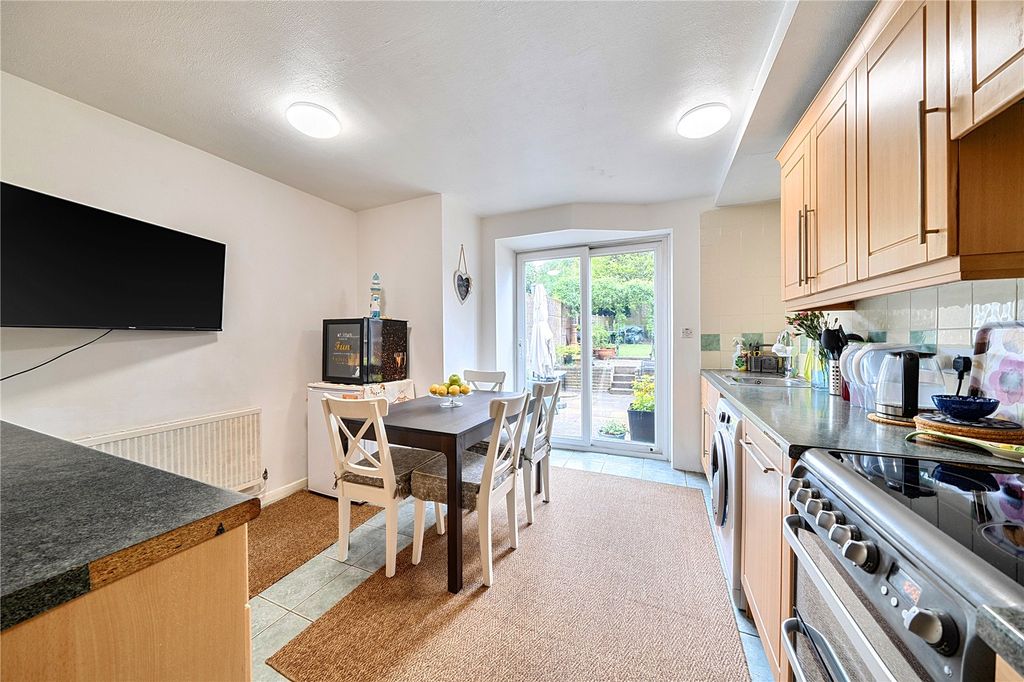 Property photo 2 of 20 Picture No. 17