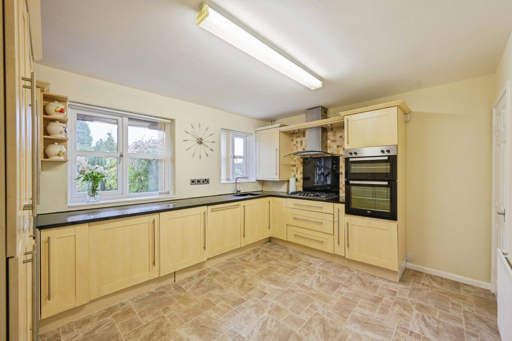 Property photo 2 of 20 Kitchen