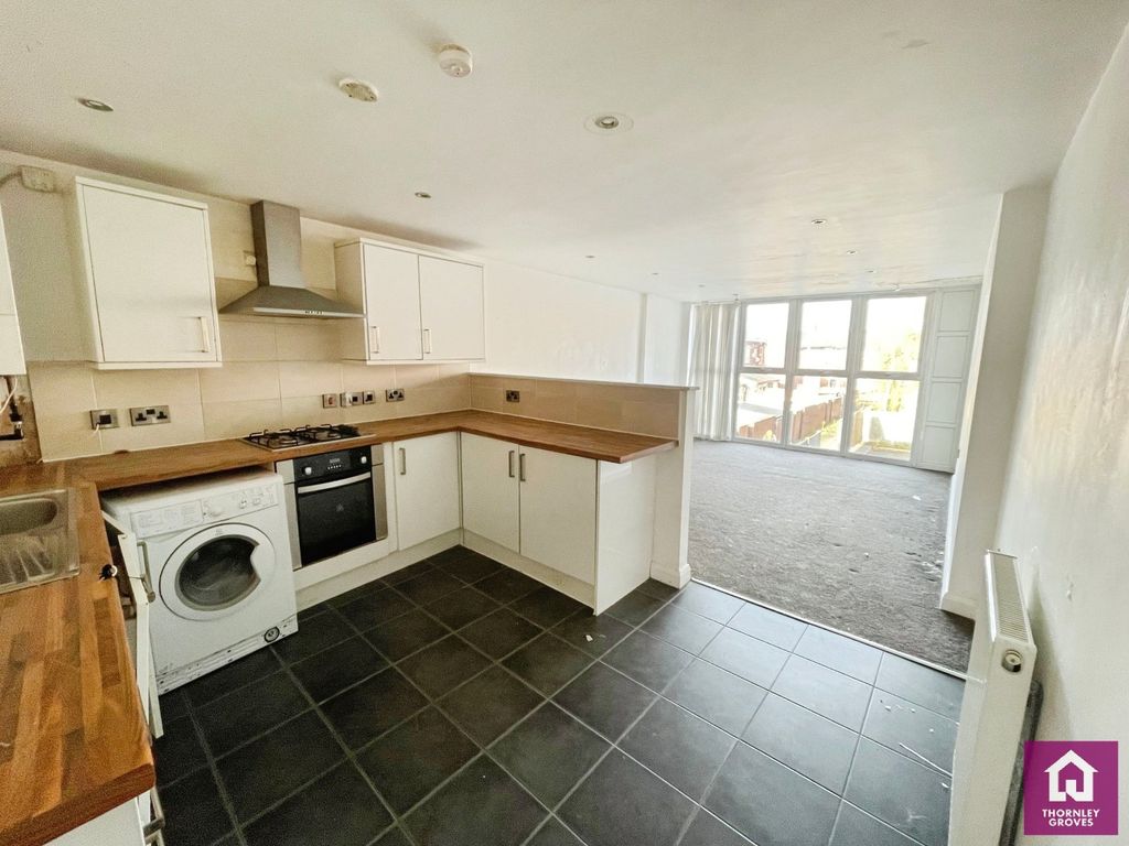 Property photo 2 of 14 Picture No. 13