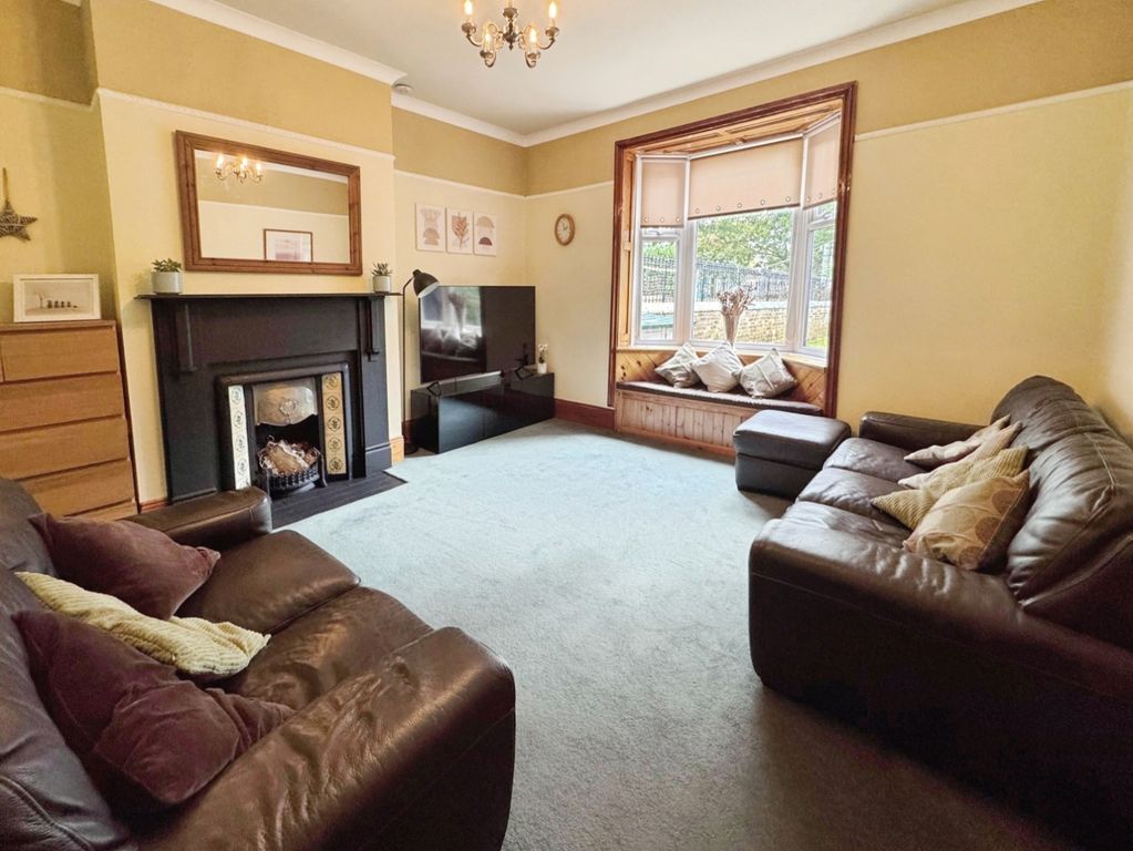 Property photo 2 of 26 Pbox-Living_Room-339961.Jpg