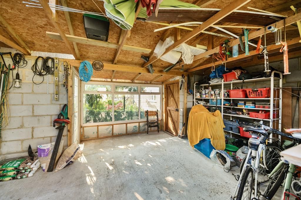 Property photo 2 of 23 Garage