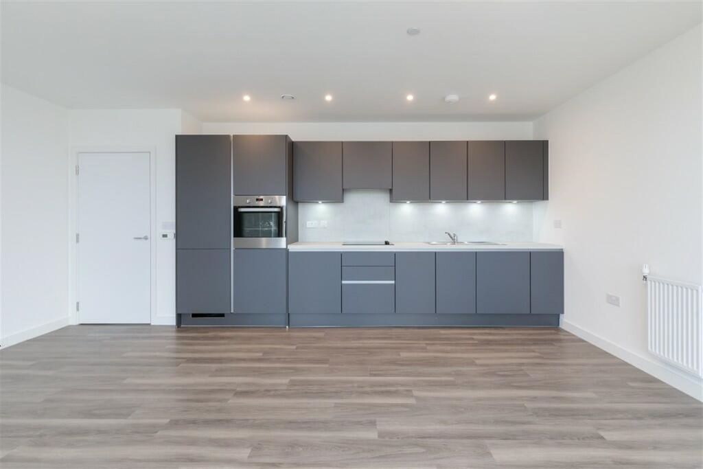 Property photo 1 of 18 (Main)