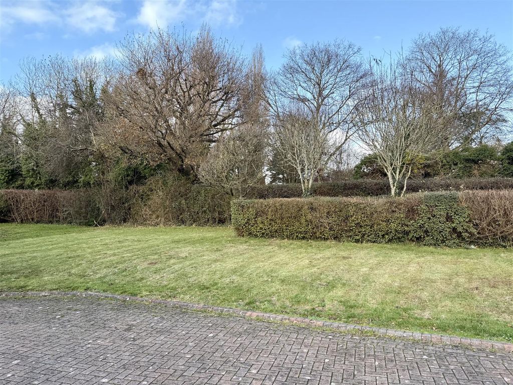 Property photo 3 of 8