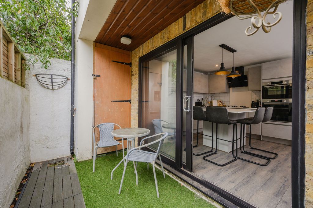 Property photo 2 of 10 Picture No. 08