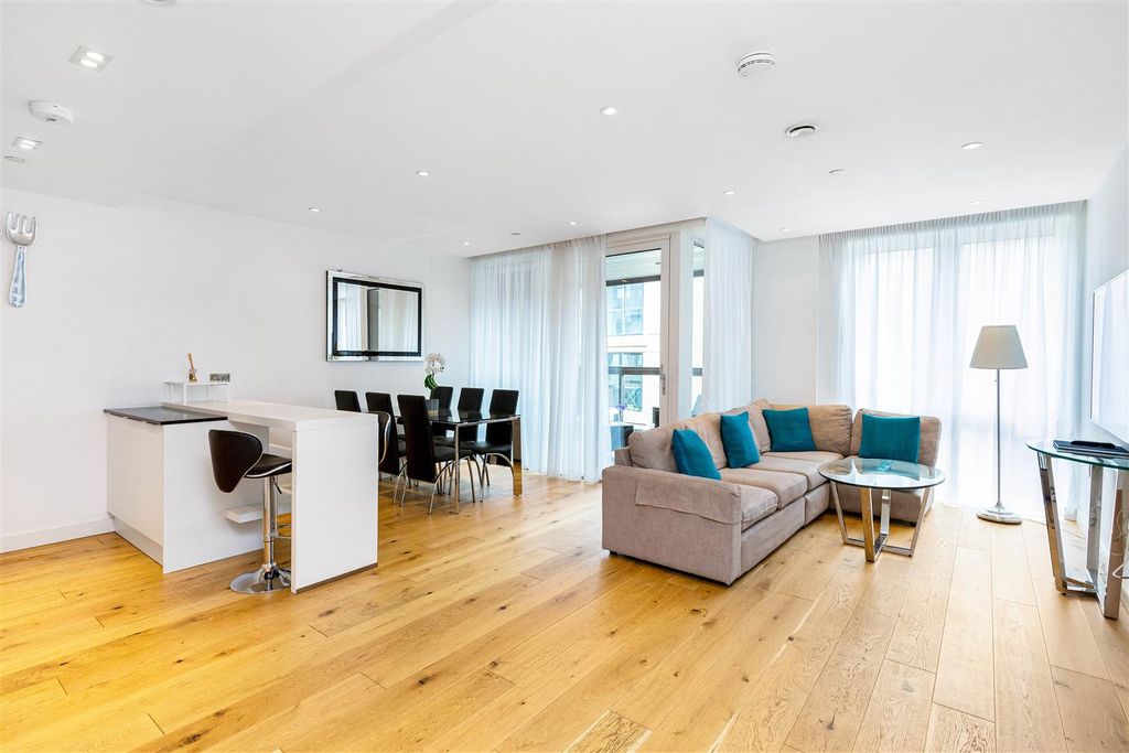 Property photo 1 of 16 Reception
