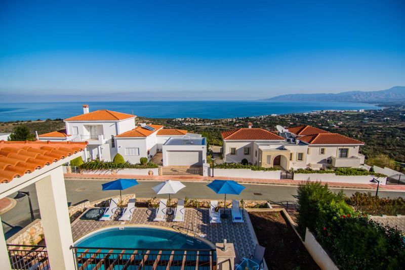 Property photo 2 of 16 Sea Views