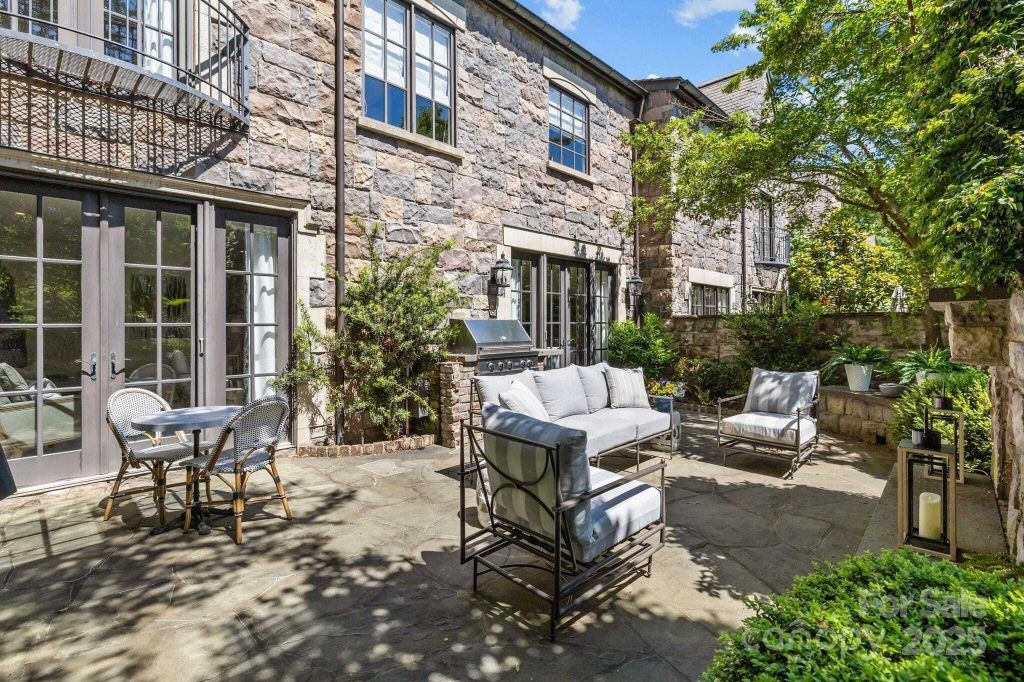 Property photo 2 of 32 <Alttext/>