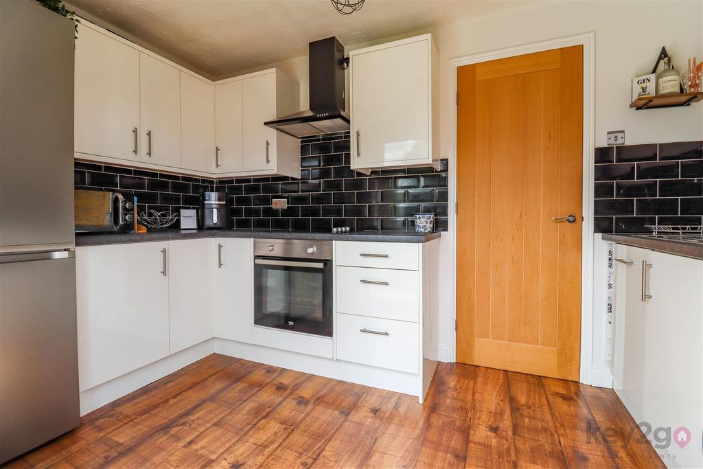 Property photo 3 of 16 Img_5007.Jpg