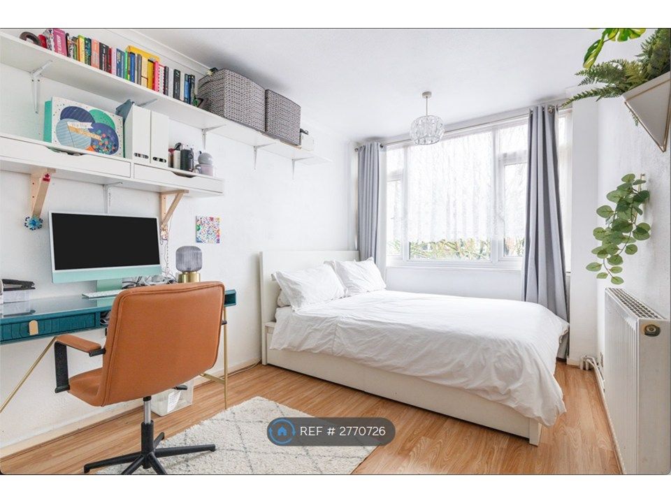 Property photo 1 of 16 Room 4