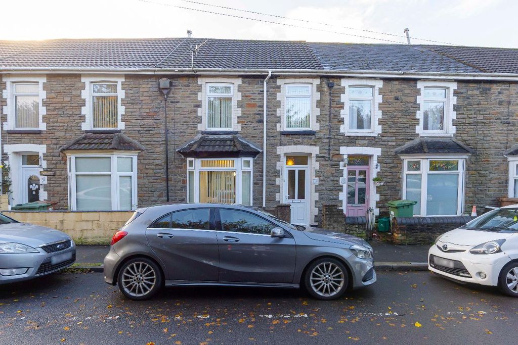 Property photo 1 of 30