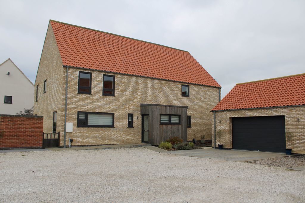 Property photo 1 of 23