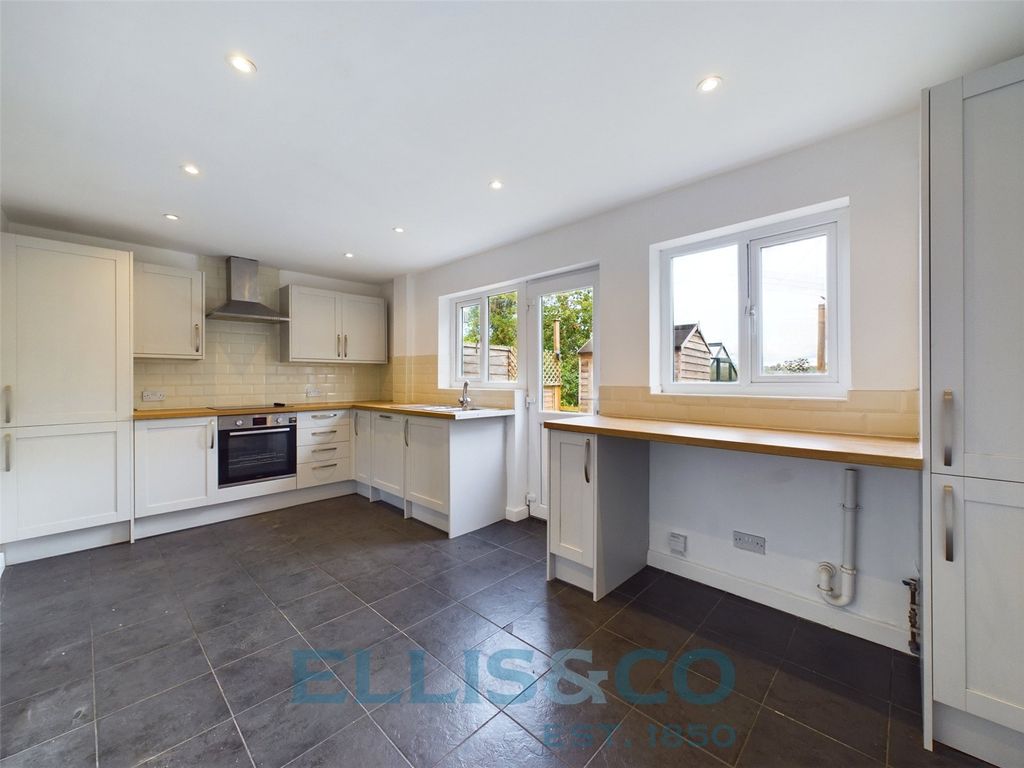 Property photo 2 of 15 Picture No. 01