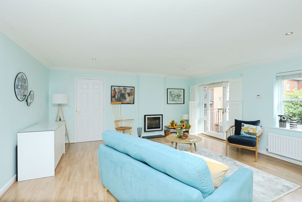 Property photo 3 of 17