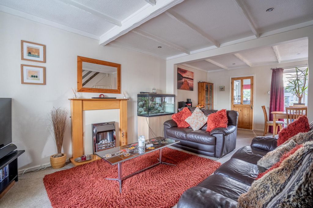 Property photo 3 of 11 Living Room