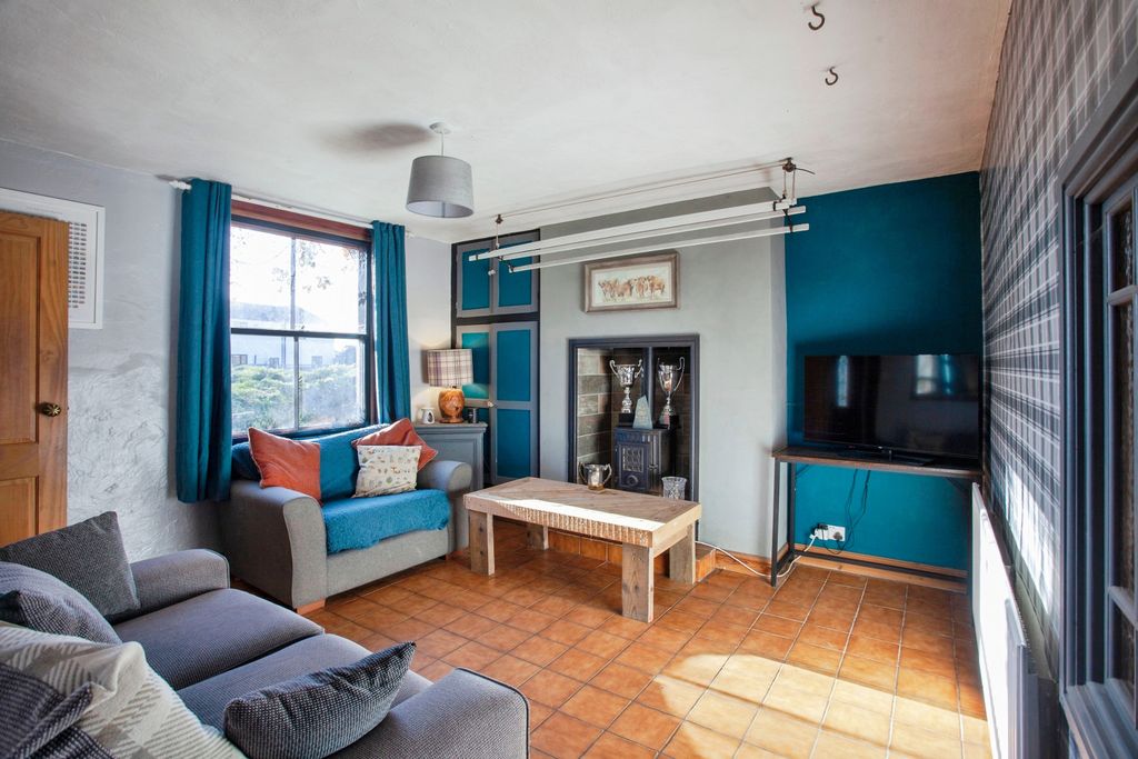 Property photo 3 of 15