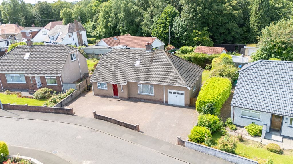 Property photo 1 of 34 4 Bedroom Detached For Sale